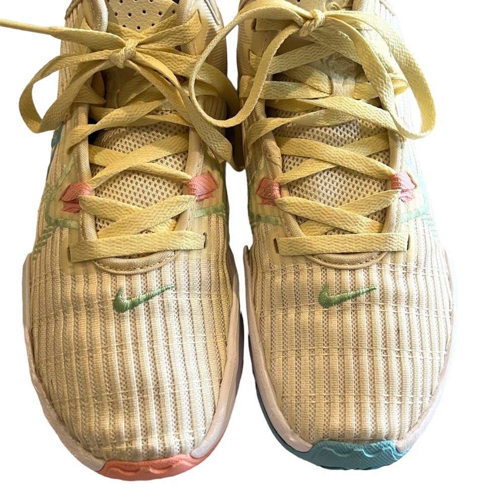 Nike LEBRON WITNESS 6 Women Basketball Shoe